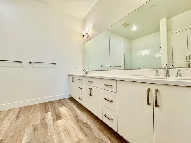 Building Photo - 45128 Warm Springs Blvd