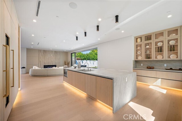 Building Photo - 16728 Morrison St