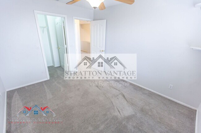 Building Photo - 2805 S Abbey Cir