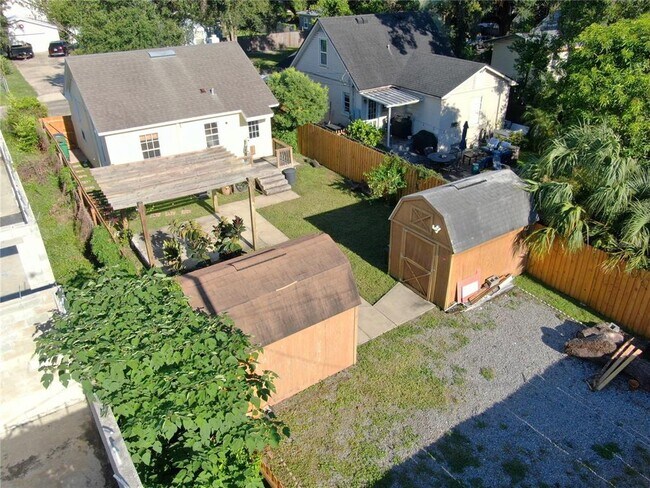 Building Photo - 2916 N Woodrow Ave