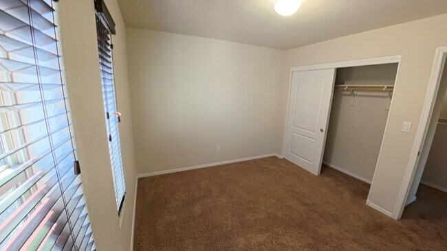 Building Photo - 1651 Domino Dr SE