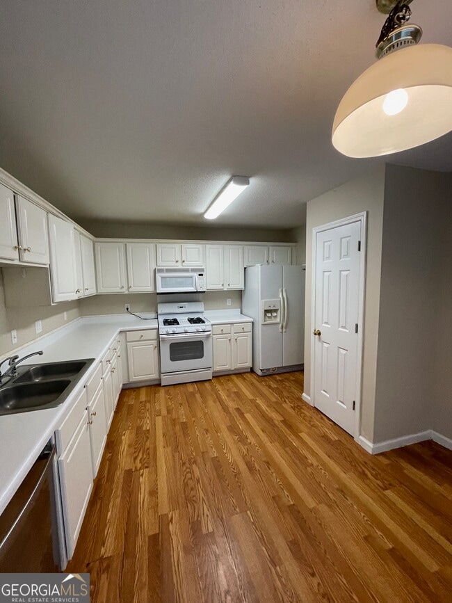 Building Photo - 81 Abbotsford Dr