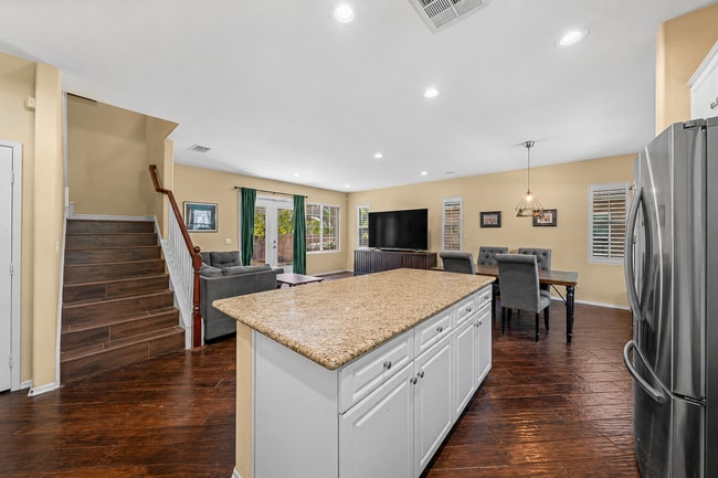 Building Photo - 1732 Wolf Canyon Loop
