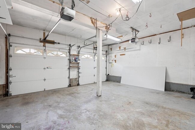 Building Photo - 5413 Tree Line Dr