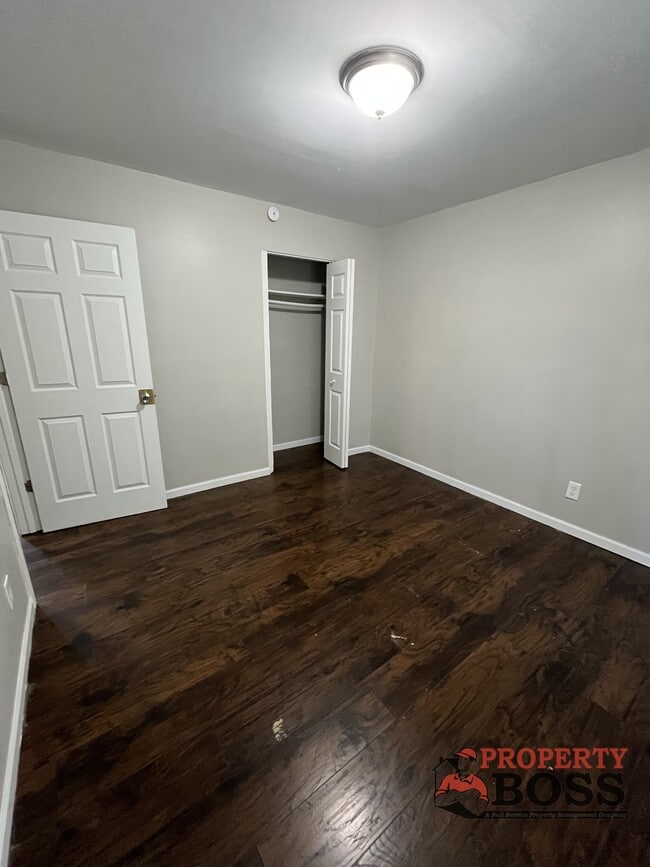 Building Photo - 4232 20th Pl