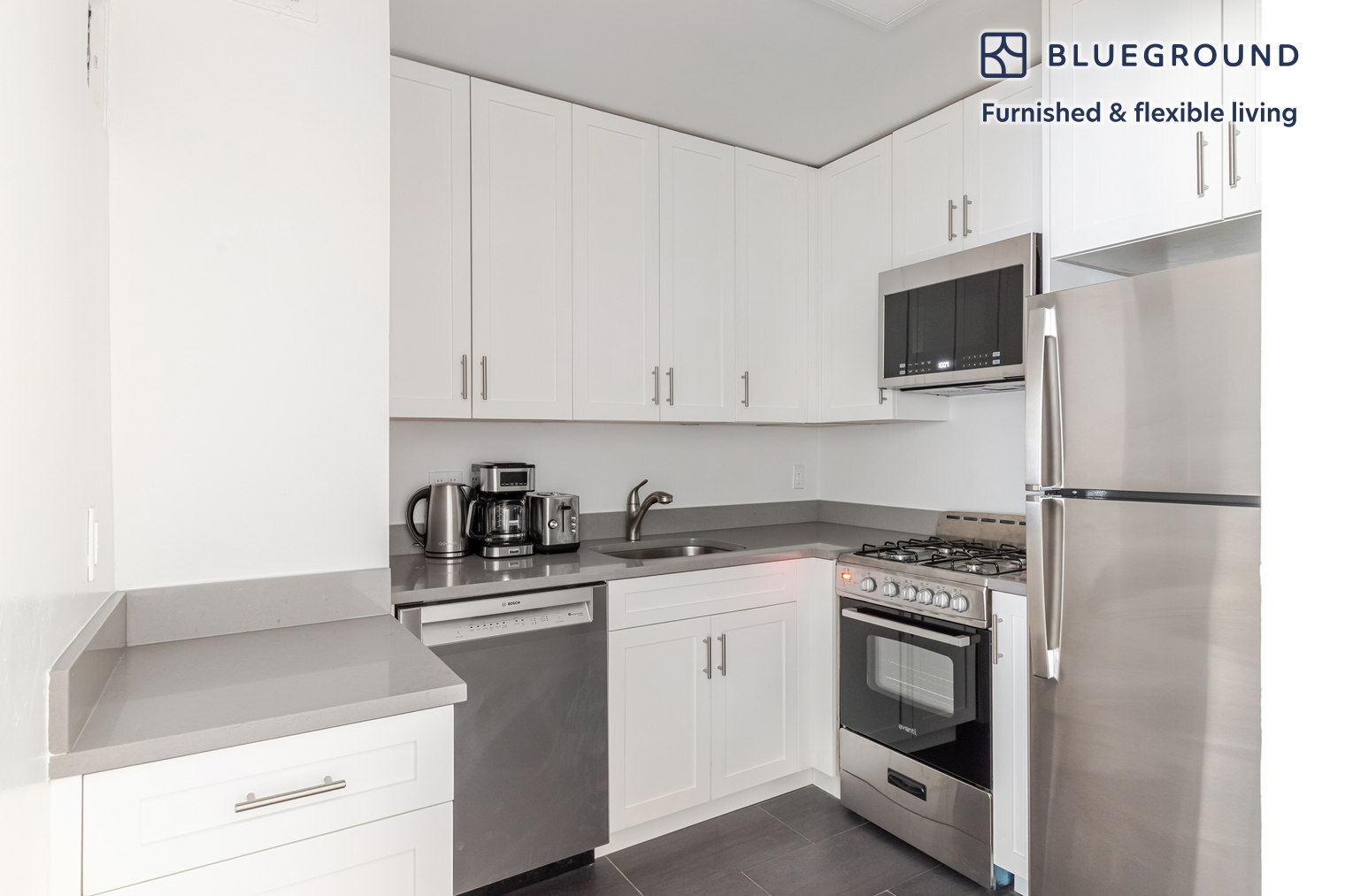 Building Photo - 330 E 46th St