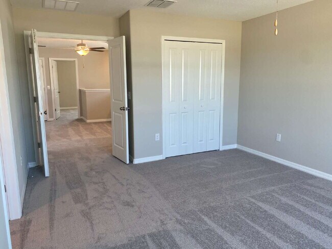 Building Photo - 7031 Samuel Ivy Dr