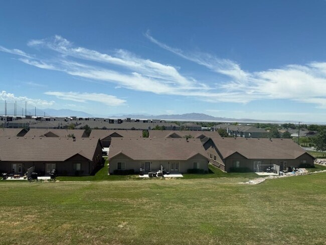 Building Photo - 958 Swoop Dr