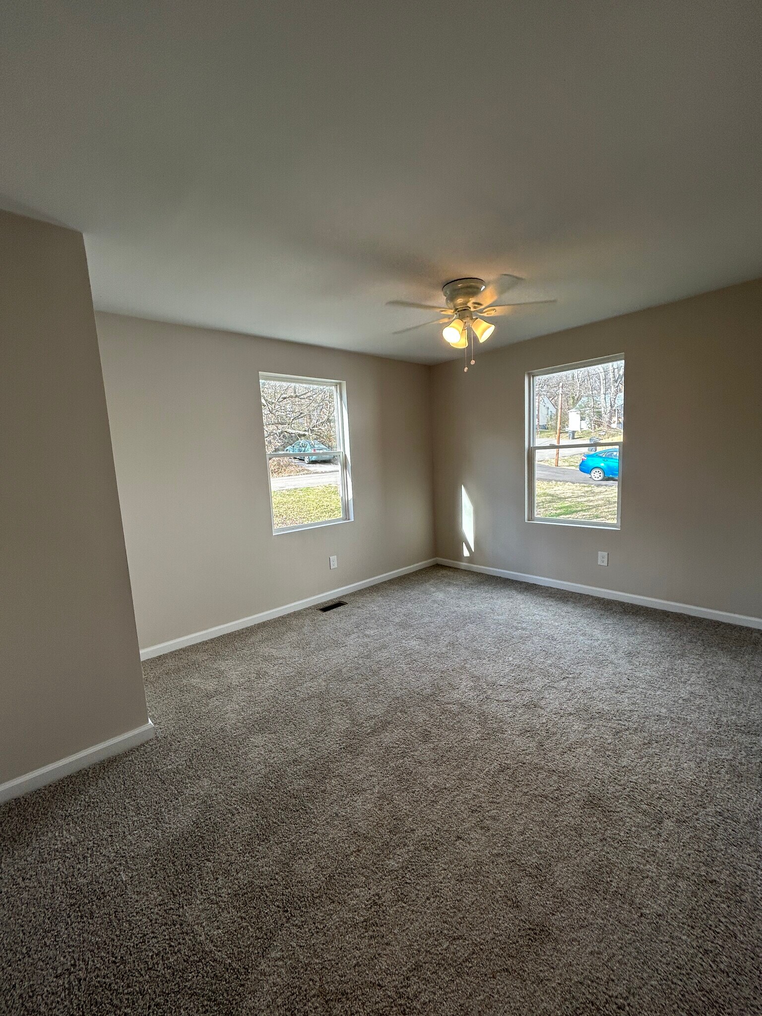 Building Photo - 612 Hillview Rd