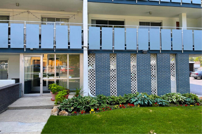 Building Photo - 1070 E 300 S