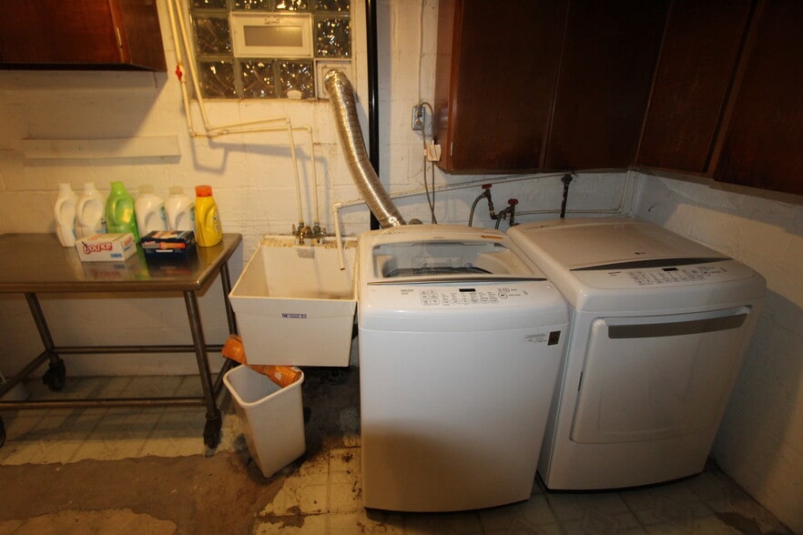 Laundry Room - 3441 Brighton Rd
