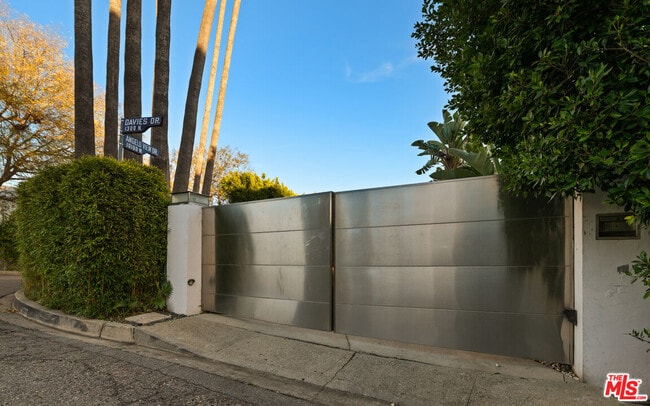 Building Photo - 10134 Angelo View Dr