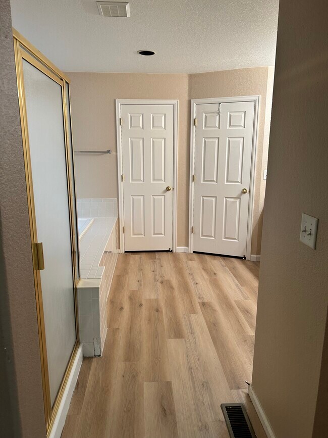 Building Photo - 14263 Jared Ct