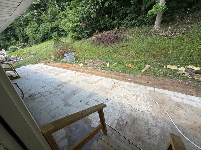 Building Photo - Big on Space. Big on Convenience. Big on Comfort.