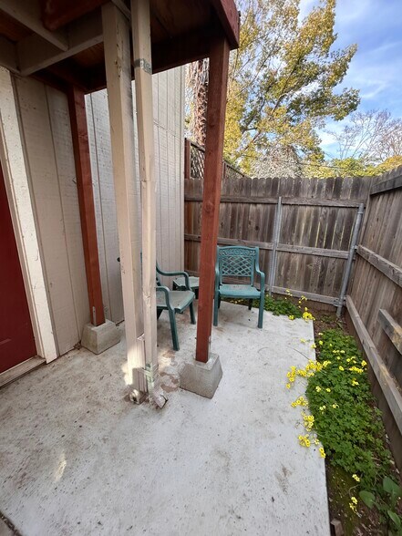 Building Photo - 110 3rd St