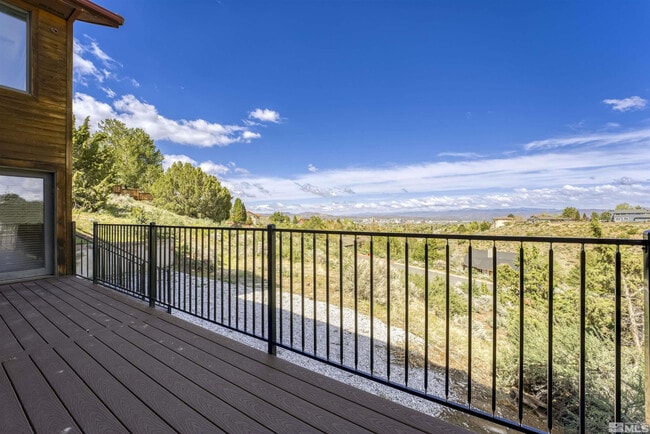 Building Photo - 3400 Southampton Dr