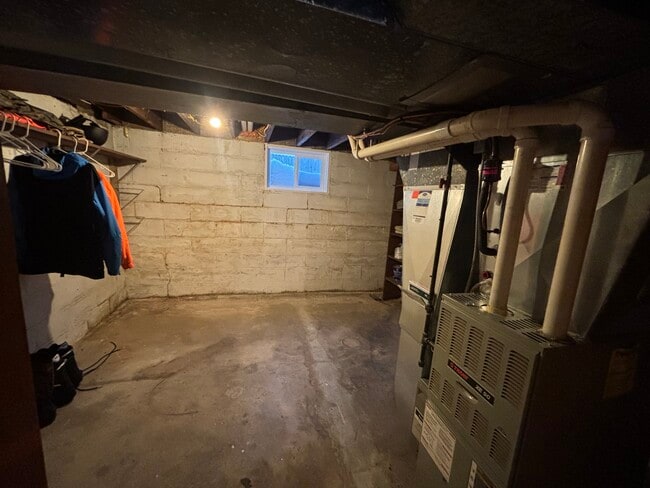 Building Photo - 717 S Fairview St