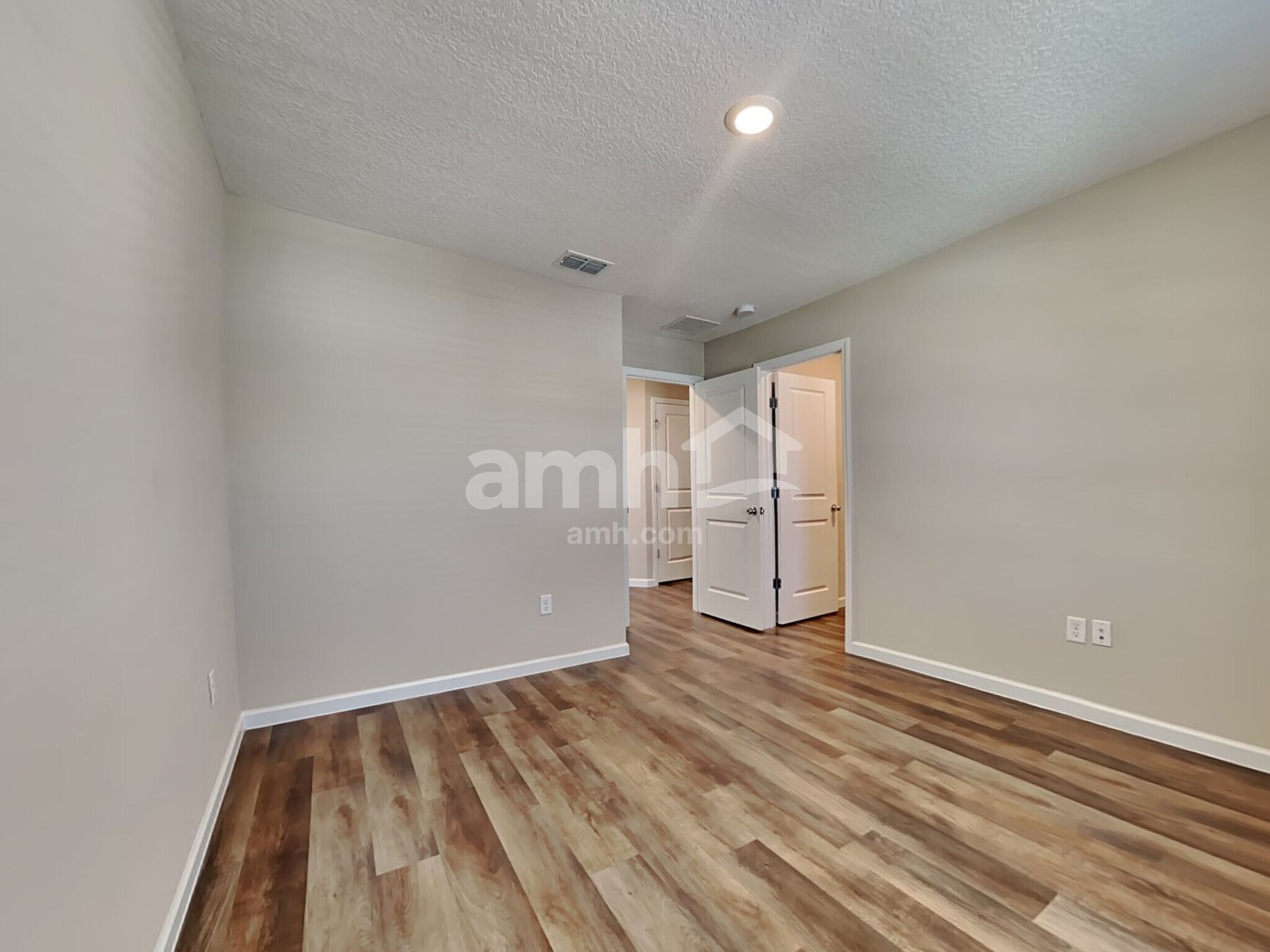 Building Photo - 219 Hemlock Pt