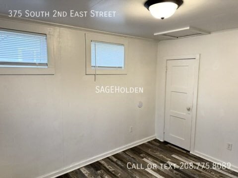 Building Photo - 375 S 2nd E St