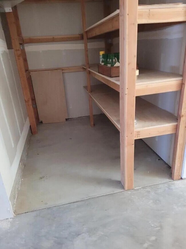 Building Photo - 1172 Park Pacifica Ave