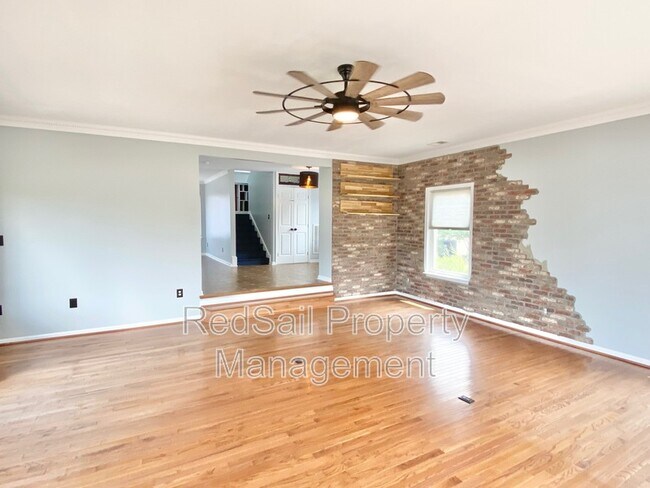Building Photo - 256 R Hunts Neck Rd