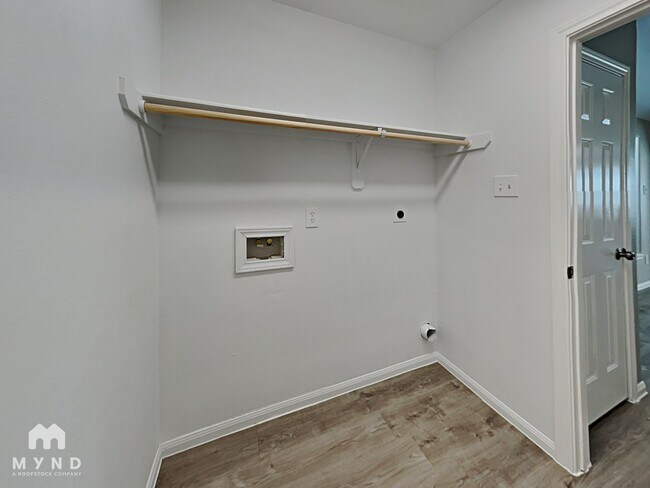 Building Photo - 14906 Sparks Ct