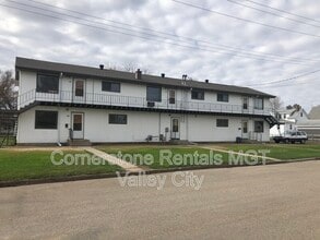 Building Photo - 807 3rd St SW