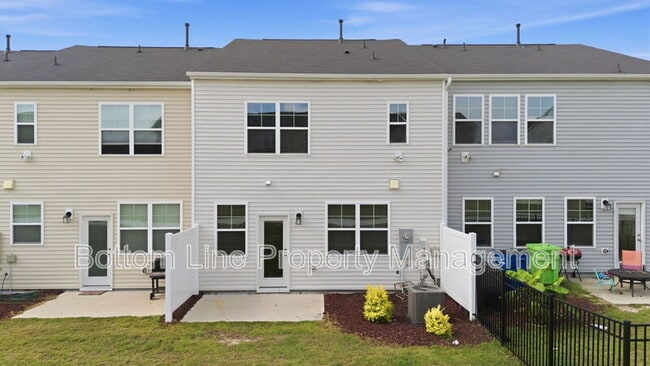 Building Photo - 5038 Kota St