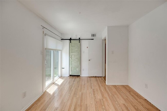 Building Photo - 3627 Menchaca Rd