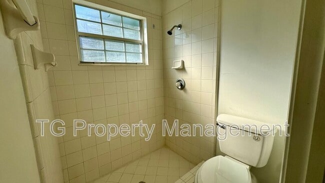 Building Photo - 3696 Barbizon Cir N