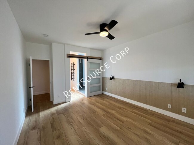 Building Photo - 3 Bedrooms/2 Bathrooms Single Story, Split...