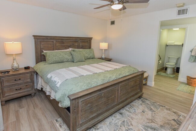 Building Photo - 901 Seafarer Cir