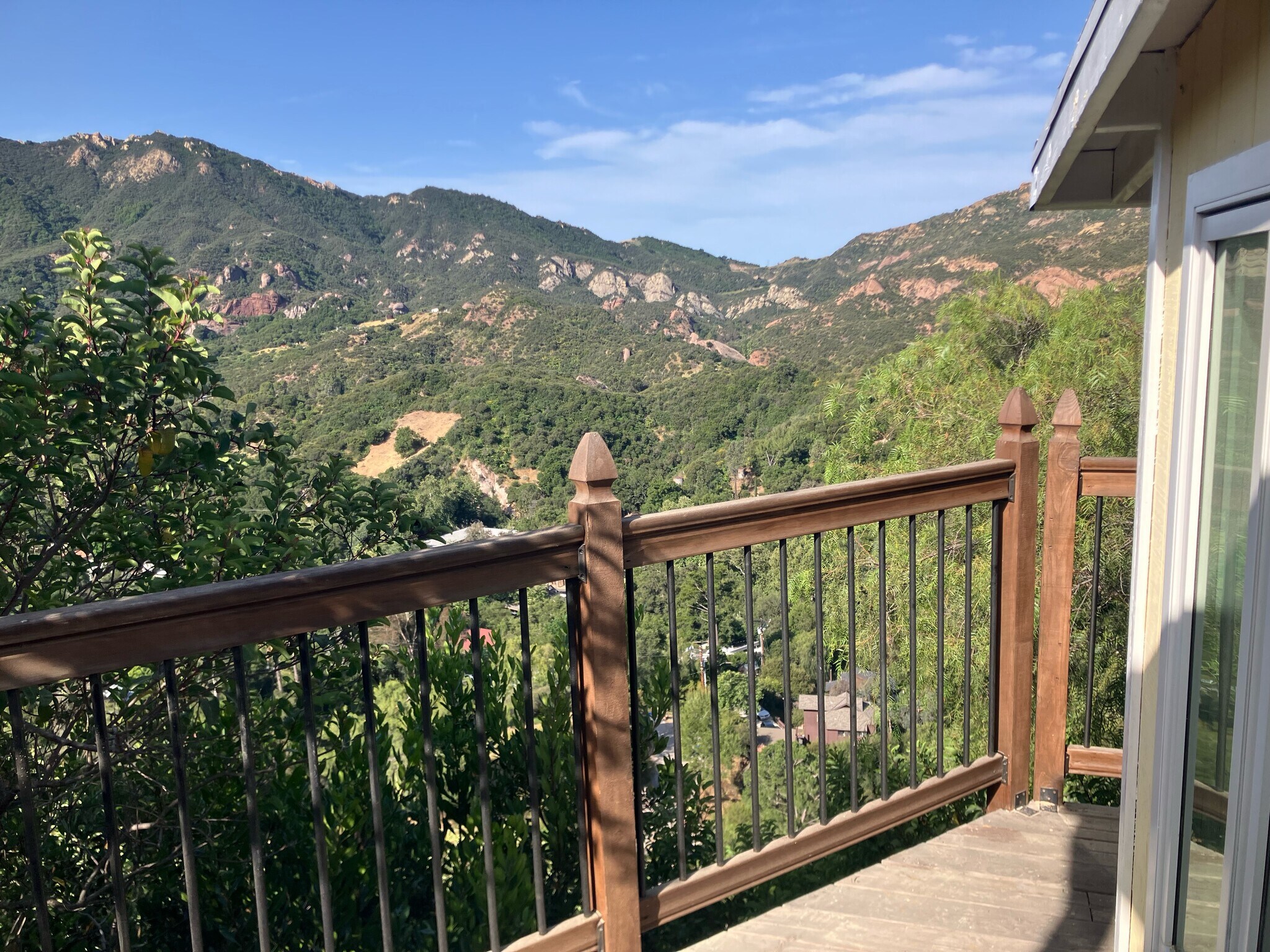 Building Photo - 1875 Topanga Skyline Dr