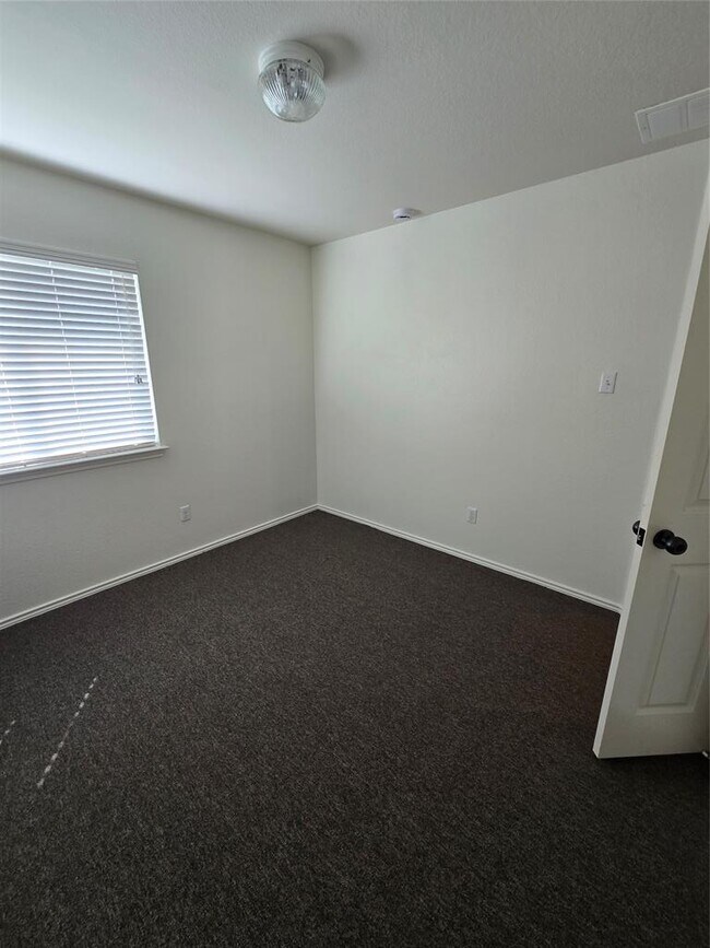 Building Photo - 11909 Big Sky Dr