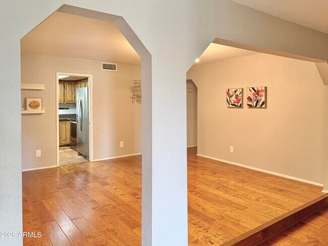 Building Photo - 852 W Nopal Ave