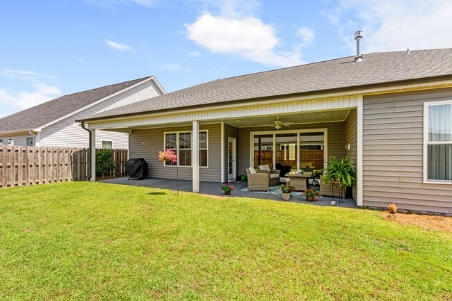 Building Photo - 5166 Cloverland Way