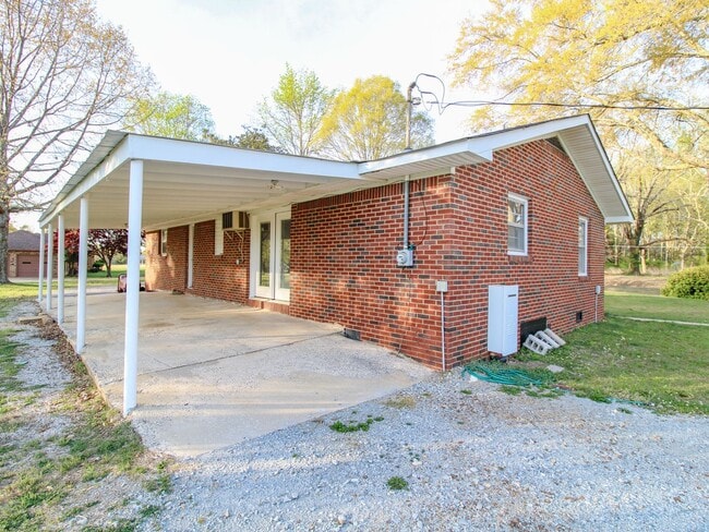 Building Photo - Nice Home close to Ardmore!