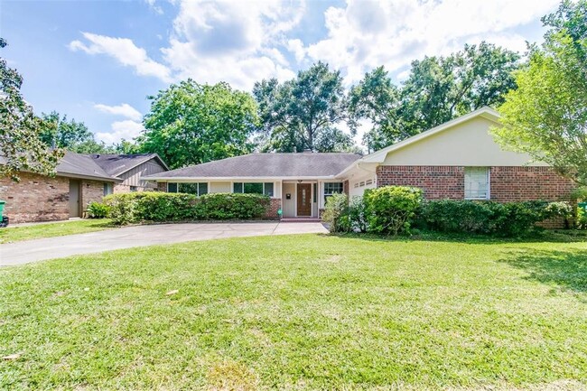 Building Photo - 5723 Cheltenham Dr