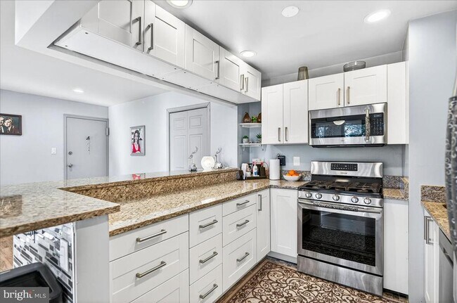 Building Photo - 4420 Briarwood Ct N