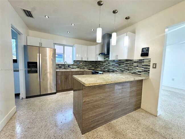 Building Photo - 250 Beacom Blvd