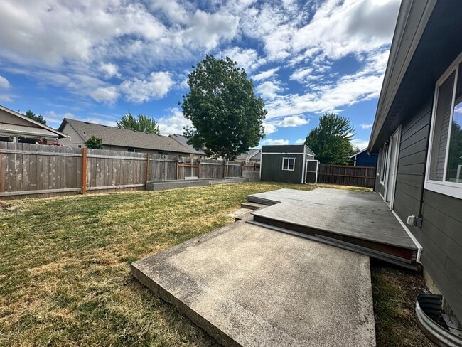 Building Photo - new carpet installed, 600sqft bonus room with large RV/Boat parking space