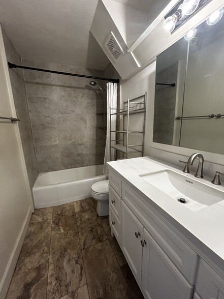 Bathroom - 1515 Nuuanu Ave