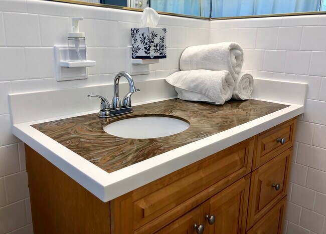 Building Photo - 2164 NE 27th Dr