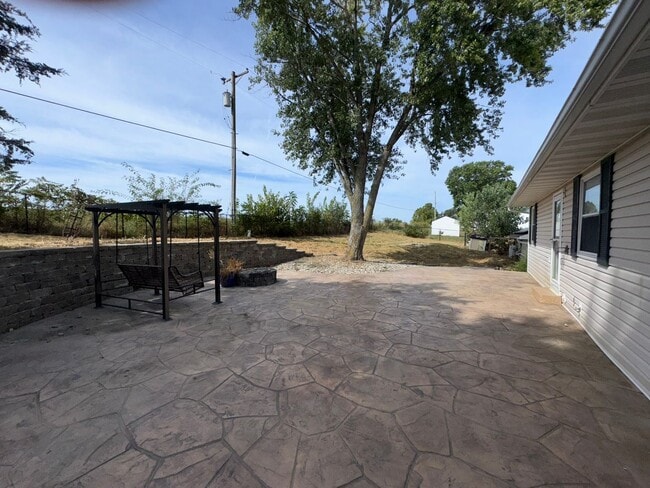 Building Photo - 6120 Dove Lake View