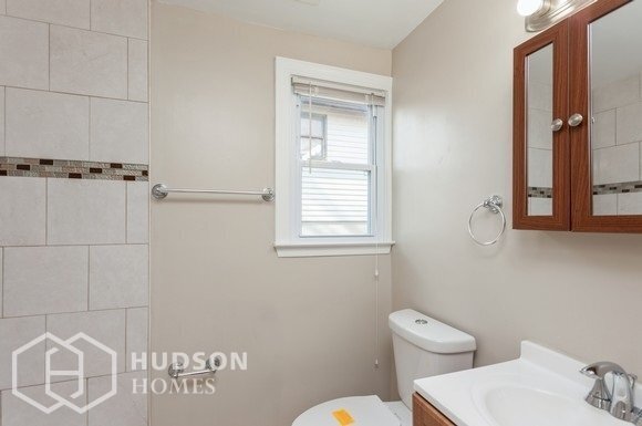 Building Photo - AVAILABLE NOW! - 104 Wilson Blvd Sw, Glen ...