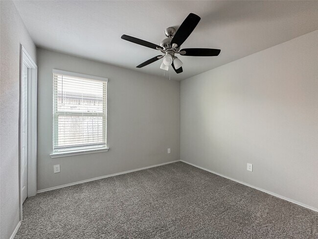 Building Photo - 40507 Birch Shadows Ct