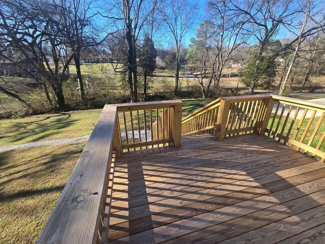 Building Photo - Fully remodeled 3br/2.5ba in Holston Hills