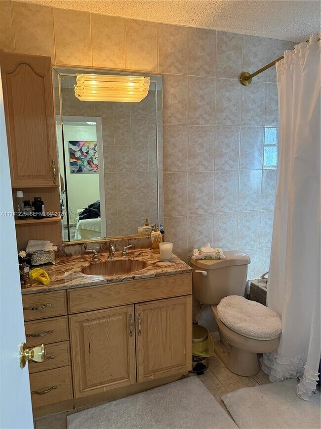 Building Photo - 1950 W 54th St