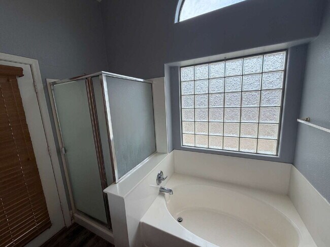 Building Photo - 135 W Holstein Trail