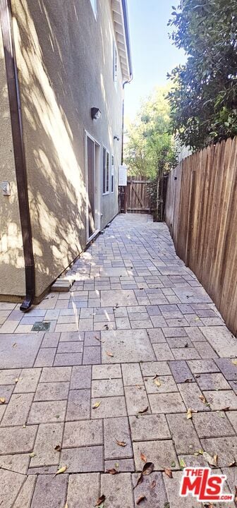 Building Photo - 2041 Linnington Ave